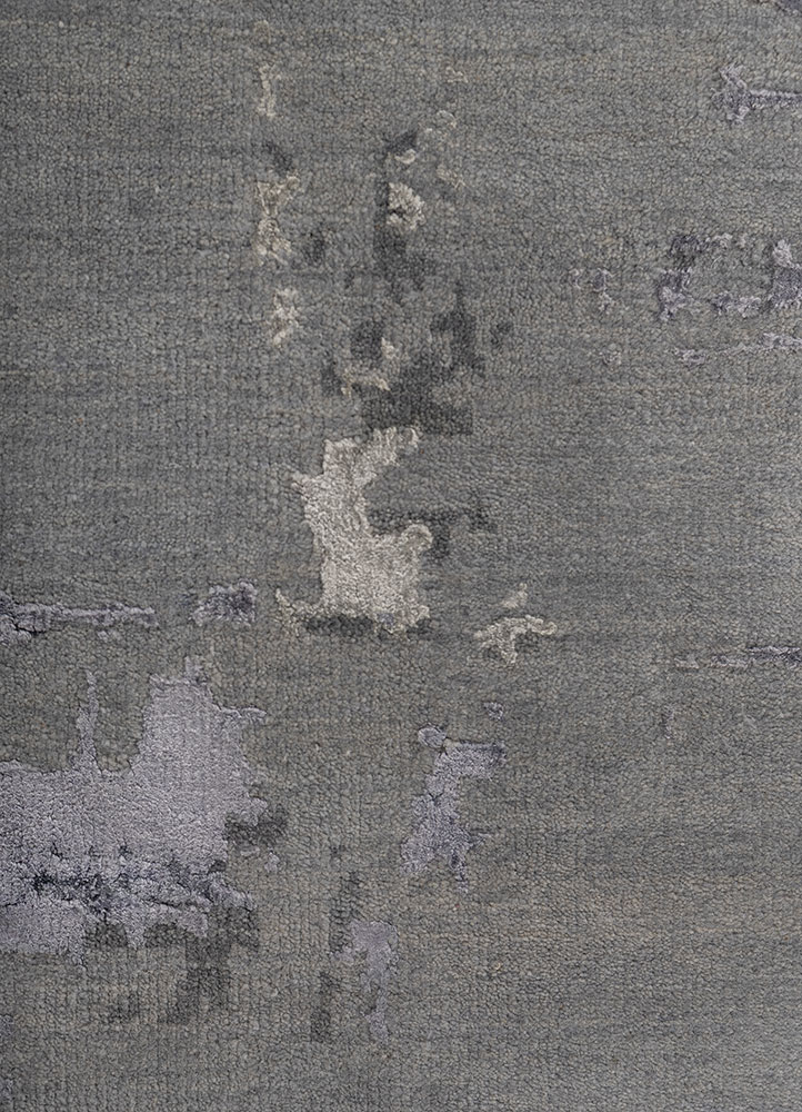 aprezo grey and black wool and bamboo silk hand knotted Rug - CloseUp