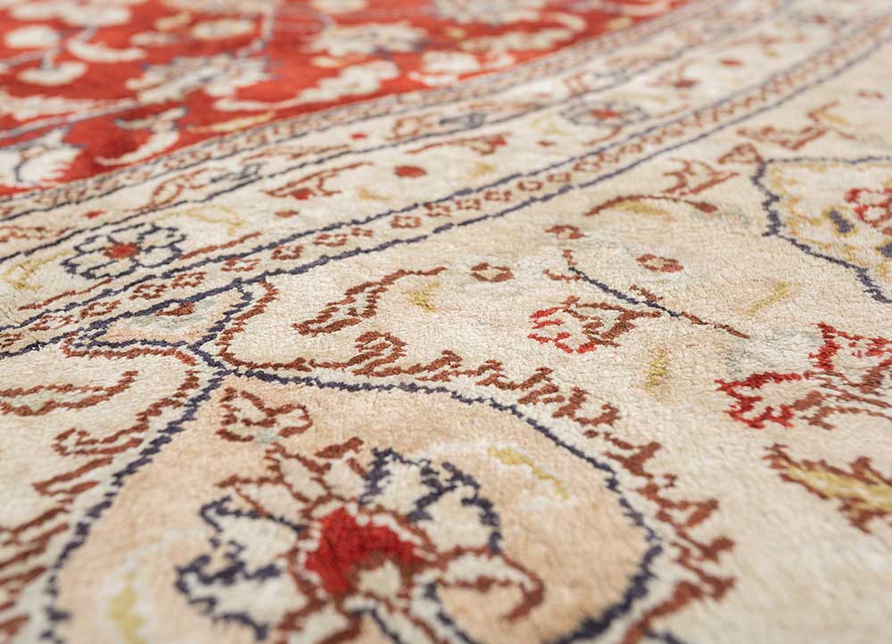 gulmarg red and orange silk hand knotted Rug - CloseUp