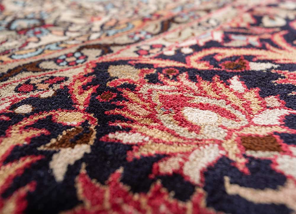 gulmarg red and orange silk hand knotted Rug - CloseUp