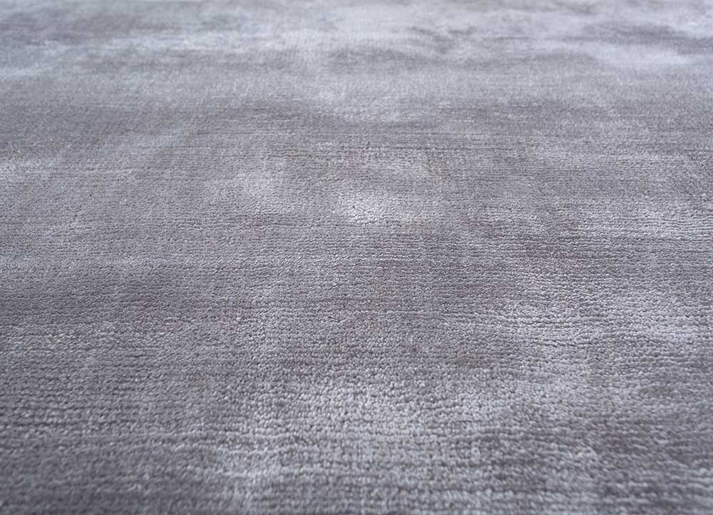 basis grey and black viscose hand loom Rug - CloseUp