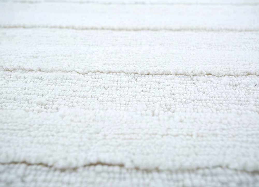 zuri ivory marino wool hand knotted Rug - CloseUp