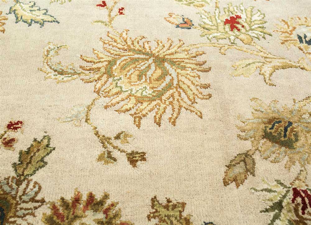 aurora ivory wool and silk hand knotted Rug - CloseUp