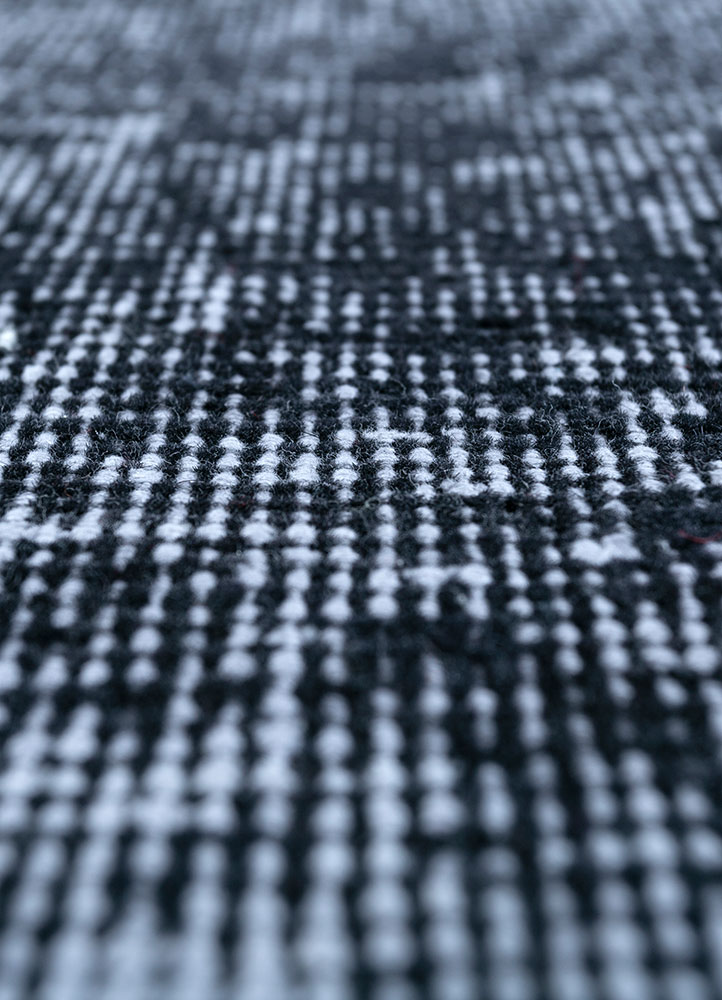 lacuna grey and black wool hand knotted Rug - CloseUp