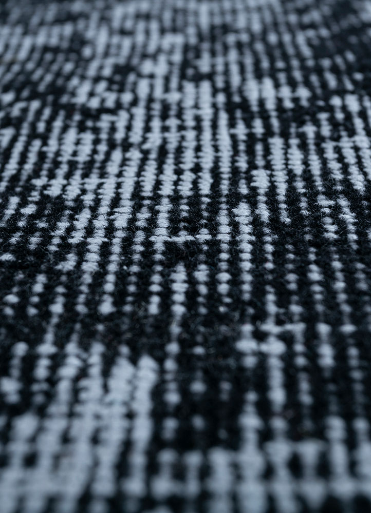 lacuna grey and black wool hand knotted Rug - CloseUp