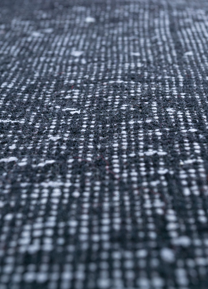lacuna grey and black wool hand knotted Rug - CloseUp