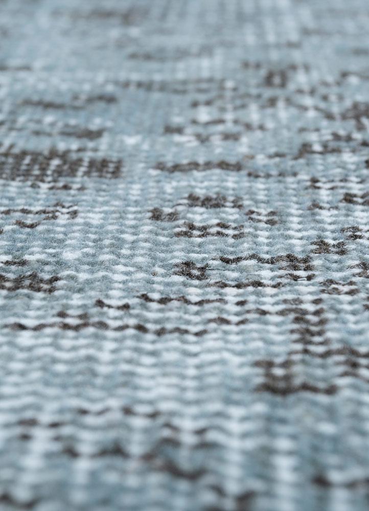 lacuna grey and black wool hand knotted Rug - CloseUp