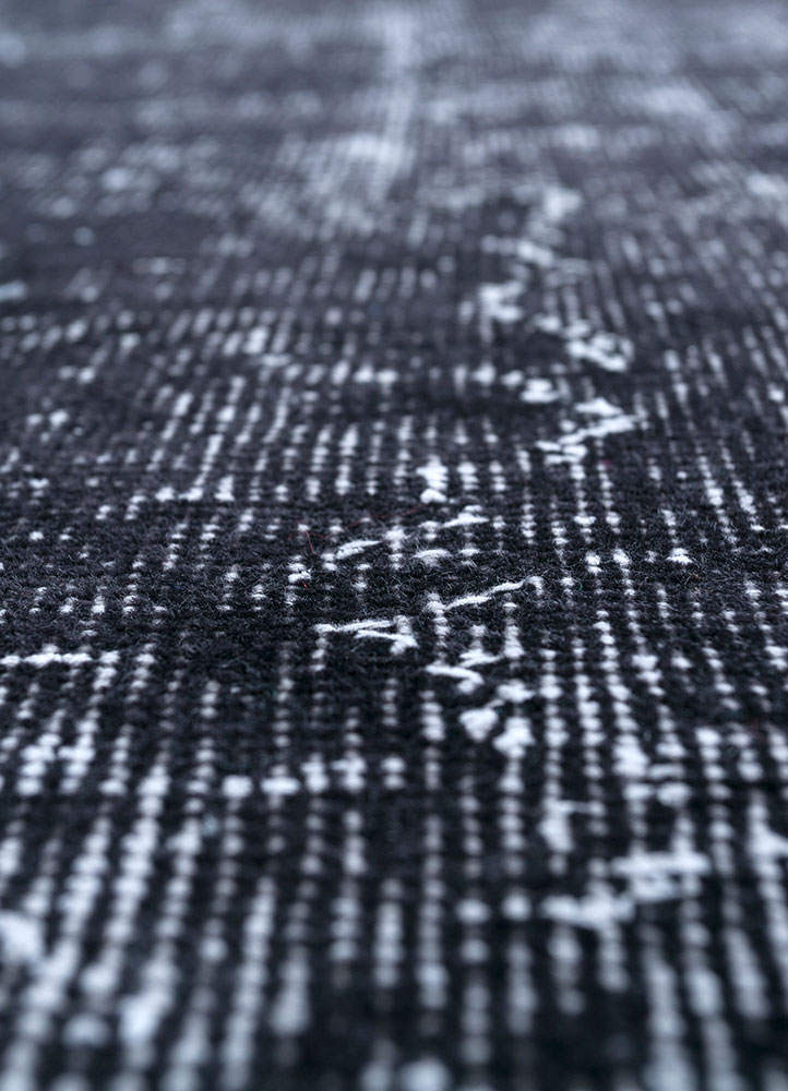 lacuna grey and black wool hand knotted Rug - CloseUp