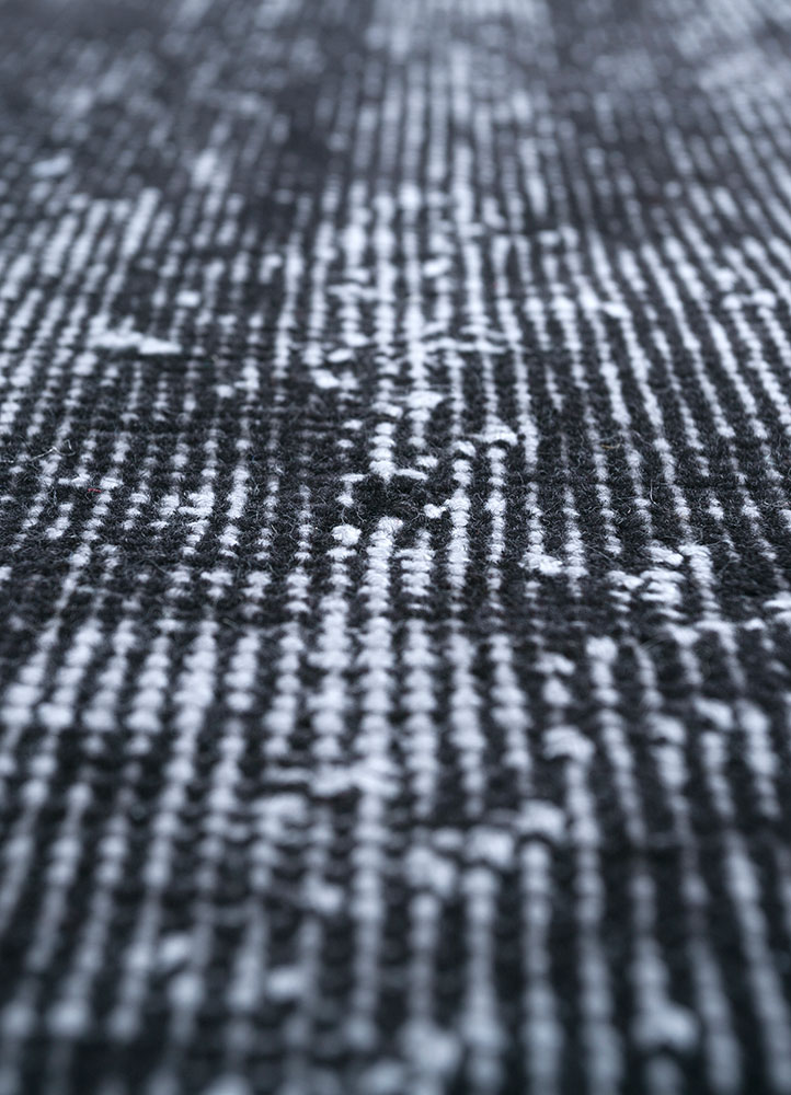 lacuna grey and black wool hand knotted Rug - CloseUp