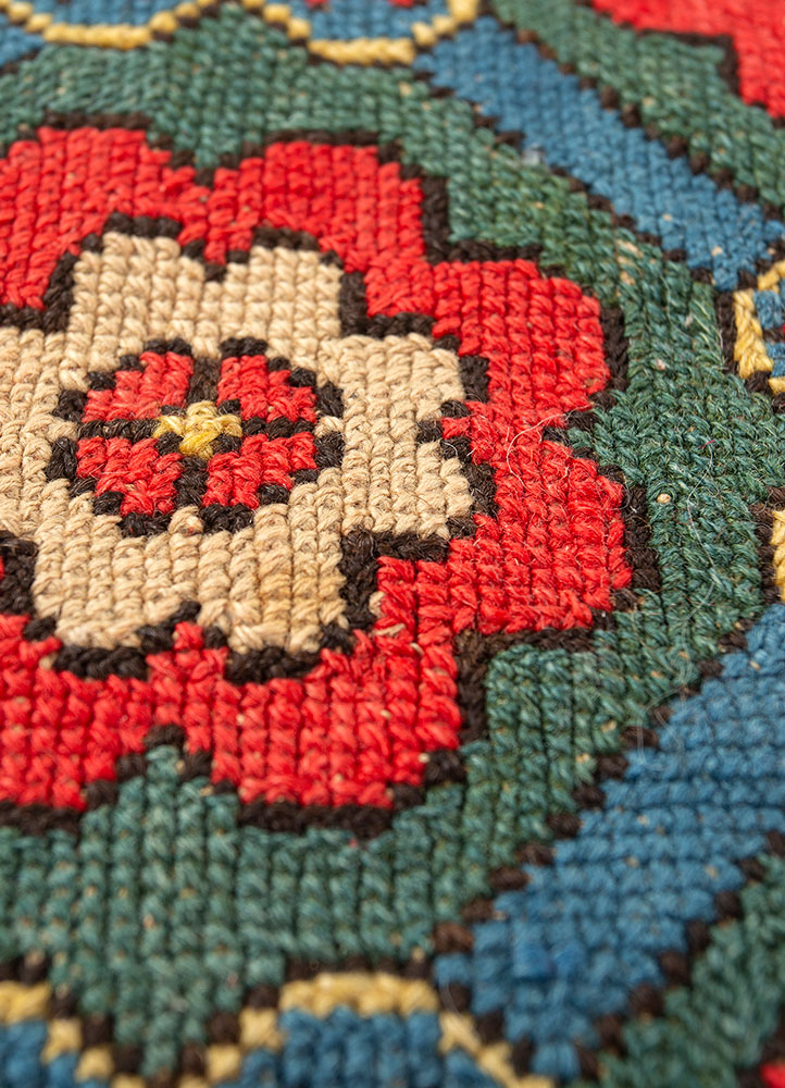 aalam green wool hand knotted Rug - CloseUp