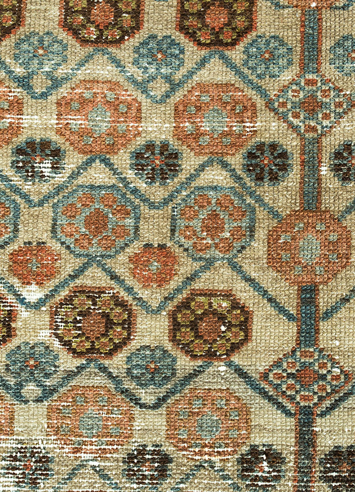 vintage beige and brown wool hand knotted Rug - CloseUp
