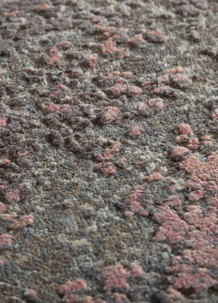 entropy grey and black wool and silk hand knotted Rug - CloseUp