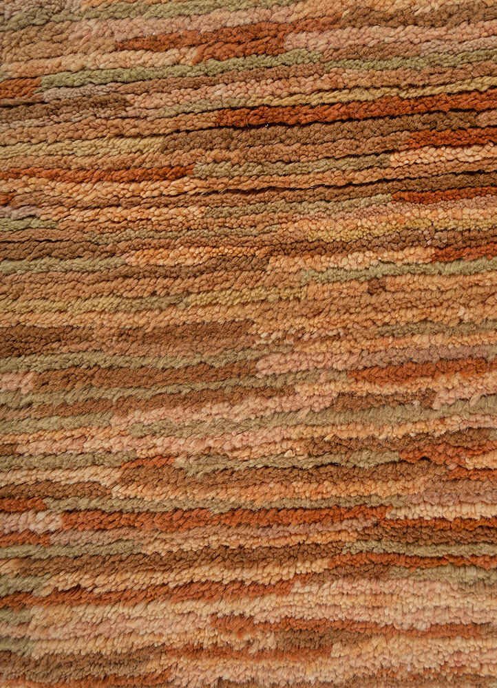 nuray gold wool hand knotted Rug - CloseUp