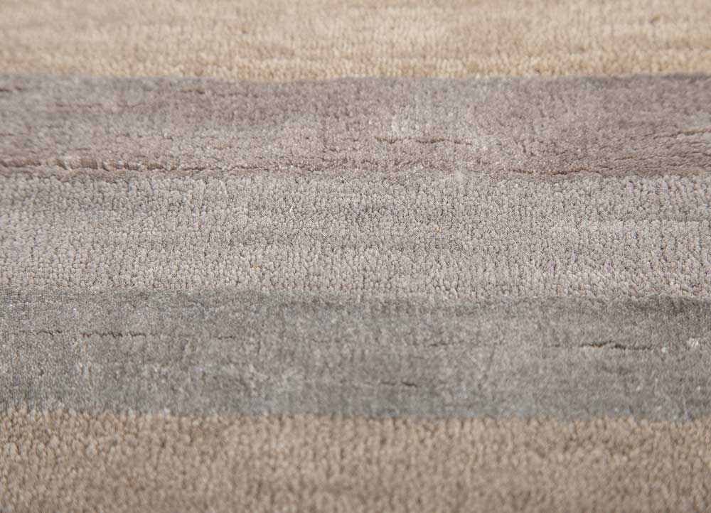 pathways grey and black wool and bamboo silk hand knotted Rug - CloseUp