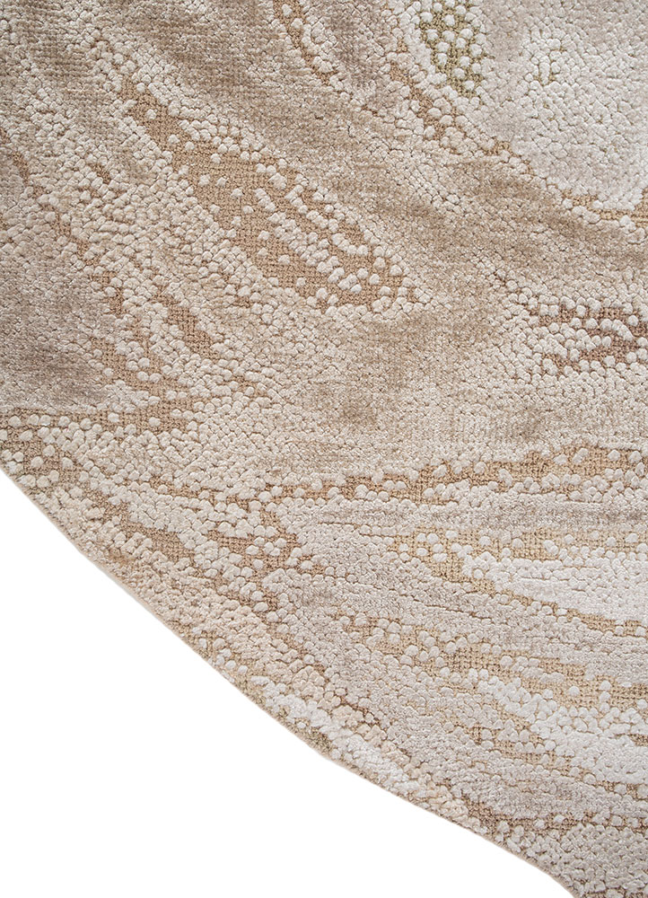 aprezo ivory wool and bamboo silk hand knotted Rug - Corner