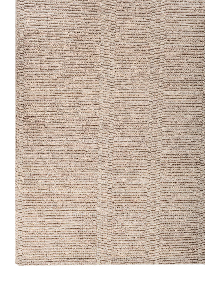 saga red and orange wool hand loom Rug - Corner