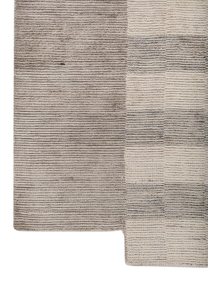 saga blue wool hand loom Rug - Corner