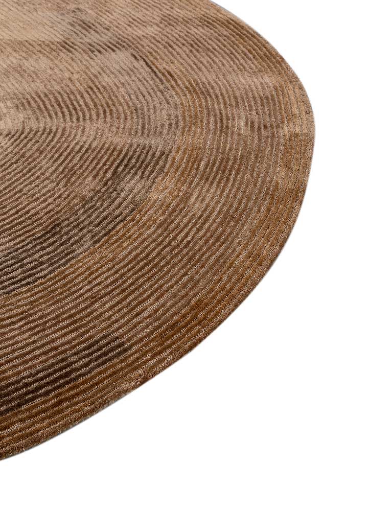 cera gold viscose hand tufted Rug - Corner