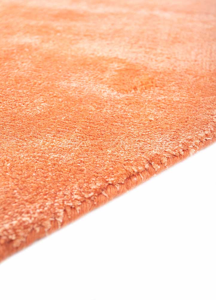 cera red and orange viscose hand tufted Rug - Corner