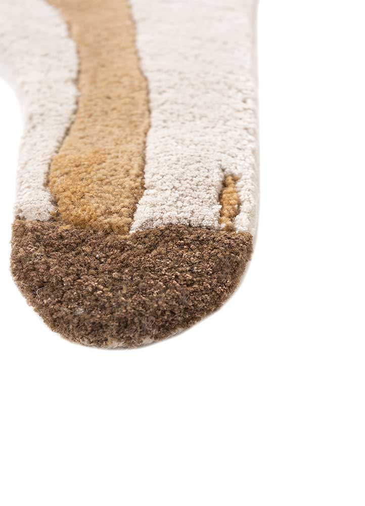 wild wanderlust ivory wool and viscose hand tufted Rug - Corner
