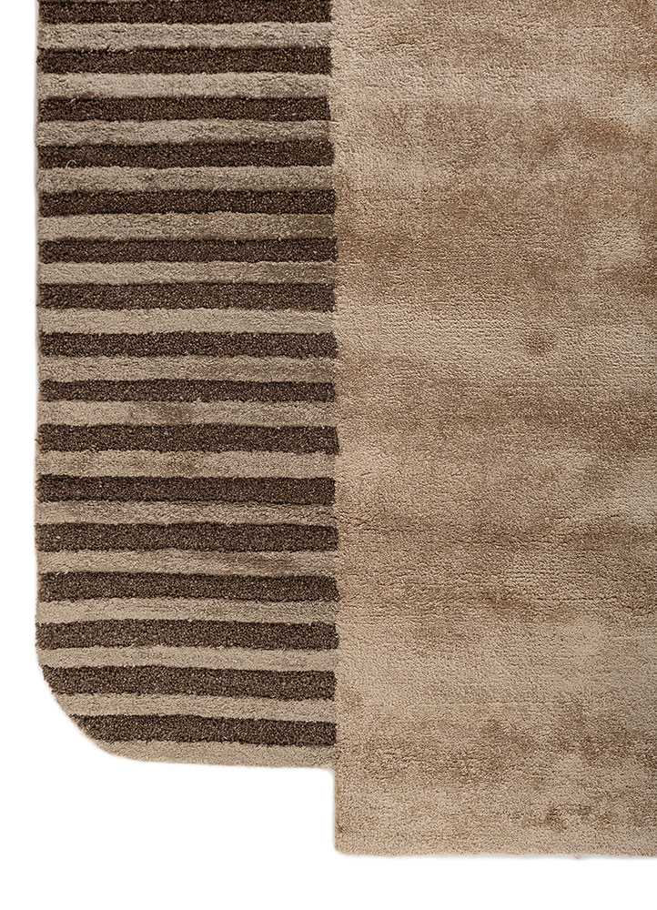 come around beige and brown wool and viscose hand tufted Rug - Corner