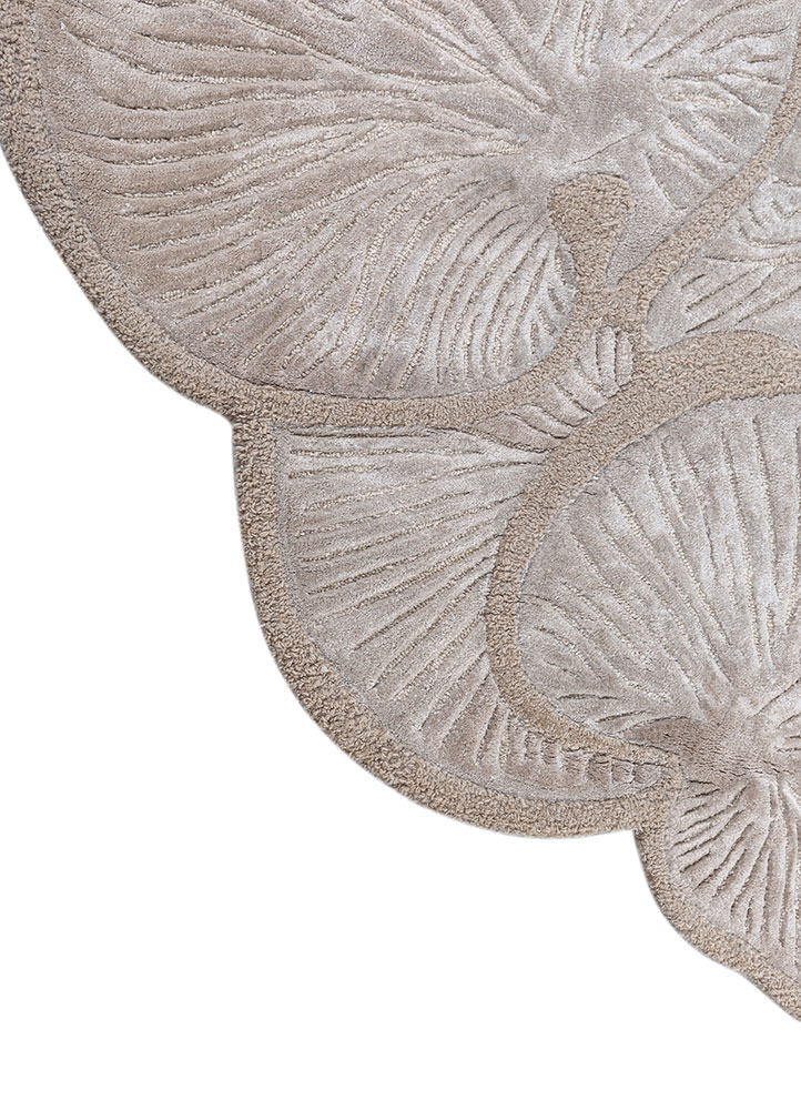 aurelia ivory wool and viscose hand tufted Rug - Corner