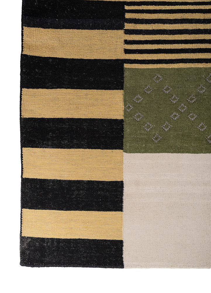 indusbar ivory wool flat weaves Rug - Corner