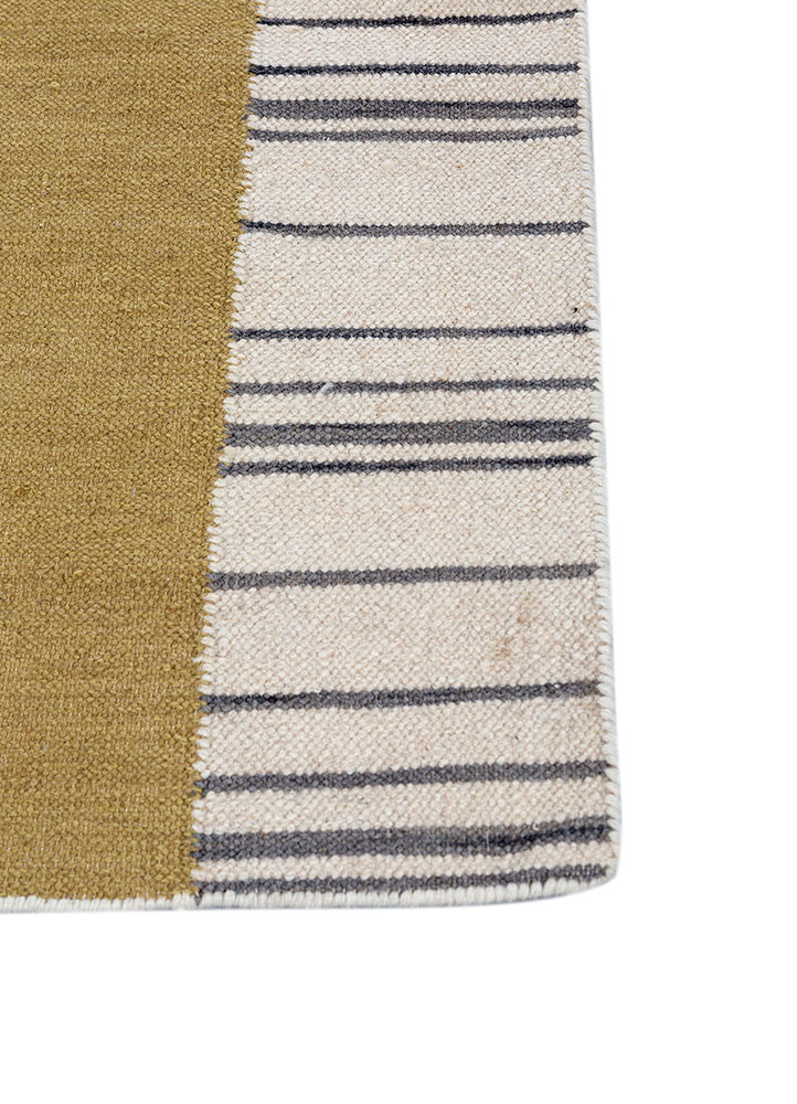indusbar ivory wool flat weaves Rug - Corner