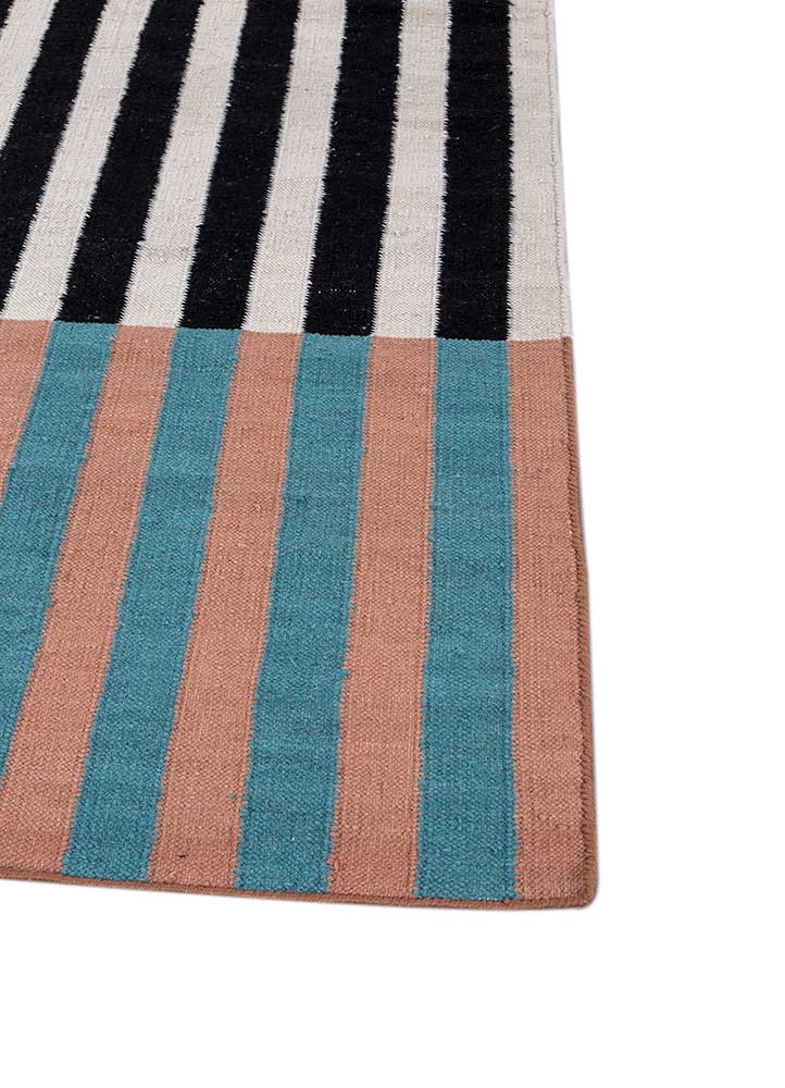 checkers ivory wool flat weaves Rug - Corner