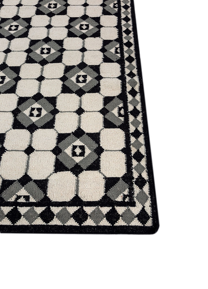 alhambra ivory wool flat weaves Rug - Corner