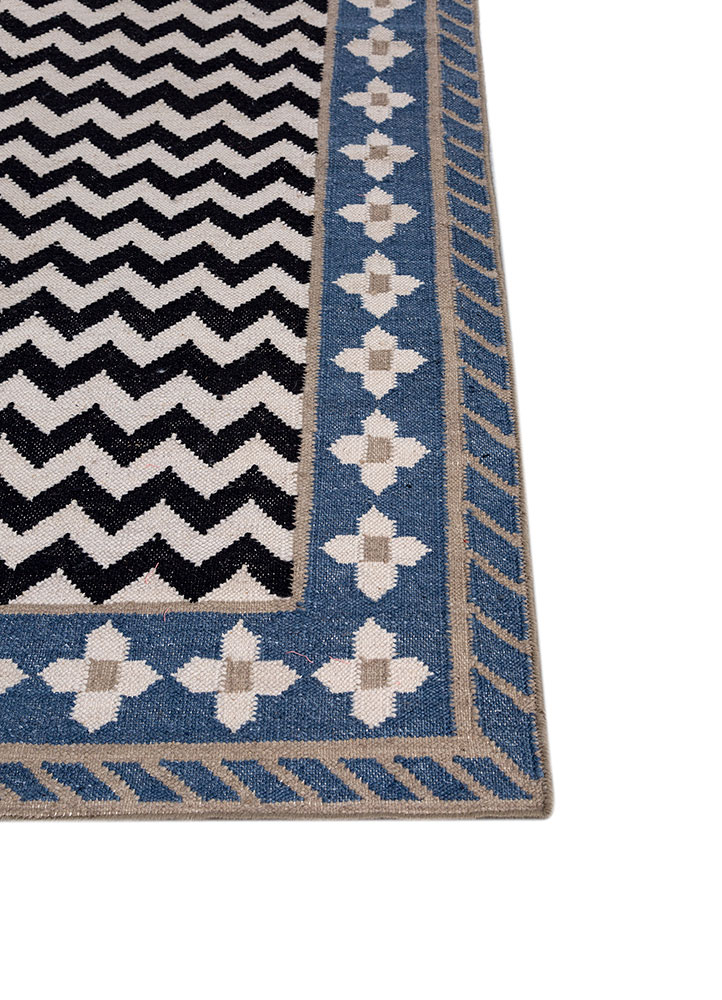alhambra ivory wool flat weaves Rug - Corner