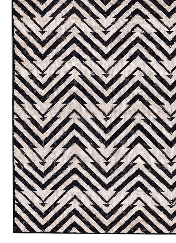 alhambra ivory wool flat weaves Rug - Corner