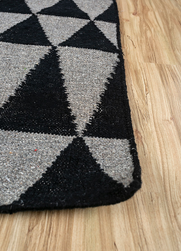 indusbar grey and black wool and viscose flat weaves Rug - Corner