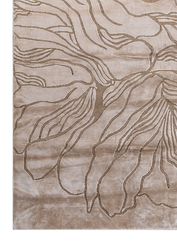 azalea ivory bamboo silk and zari hand knotted Rug - Corner