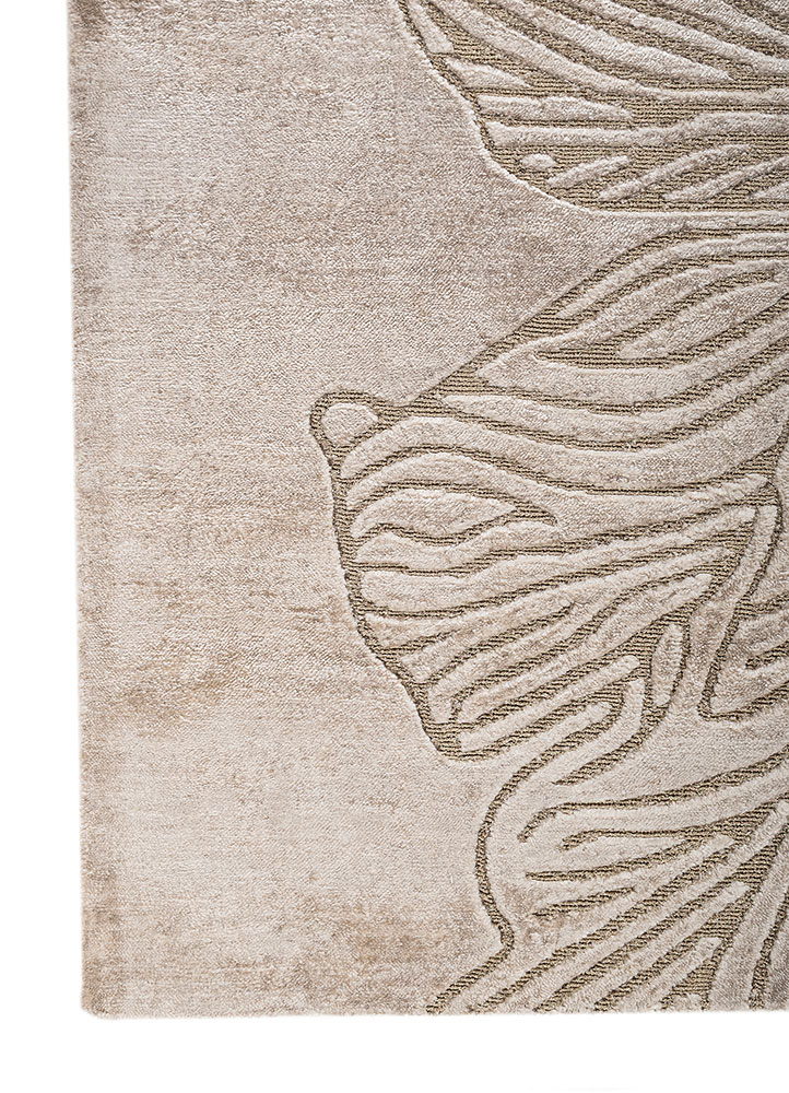 azalea ivory bamboo silk and zari hand knotted Rug - Corner