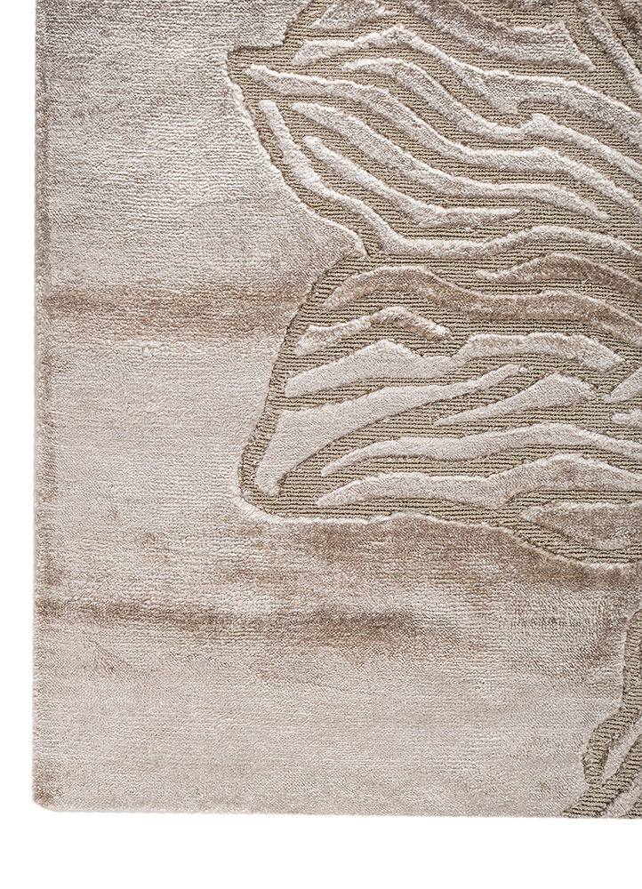 azalea ivory bamboo silk and zari hand knotted Rug - Corner