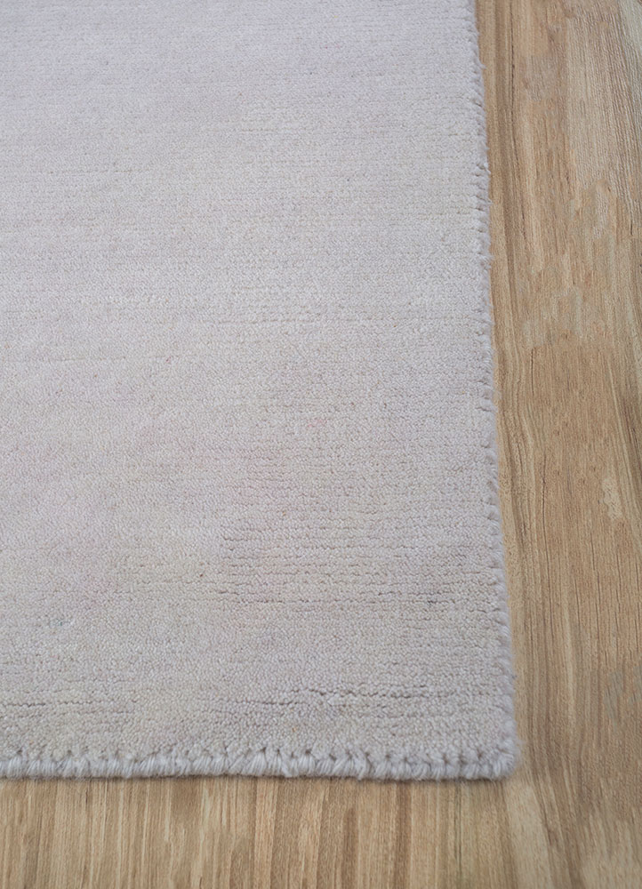 sthir ivory wool hand knotted Rug - Corner