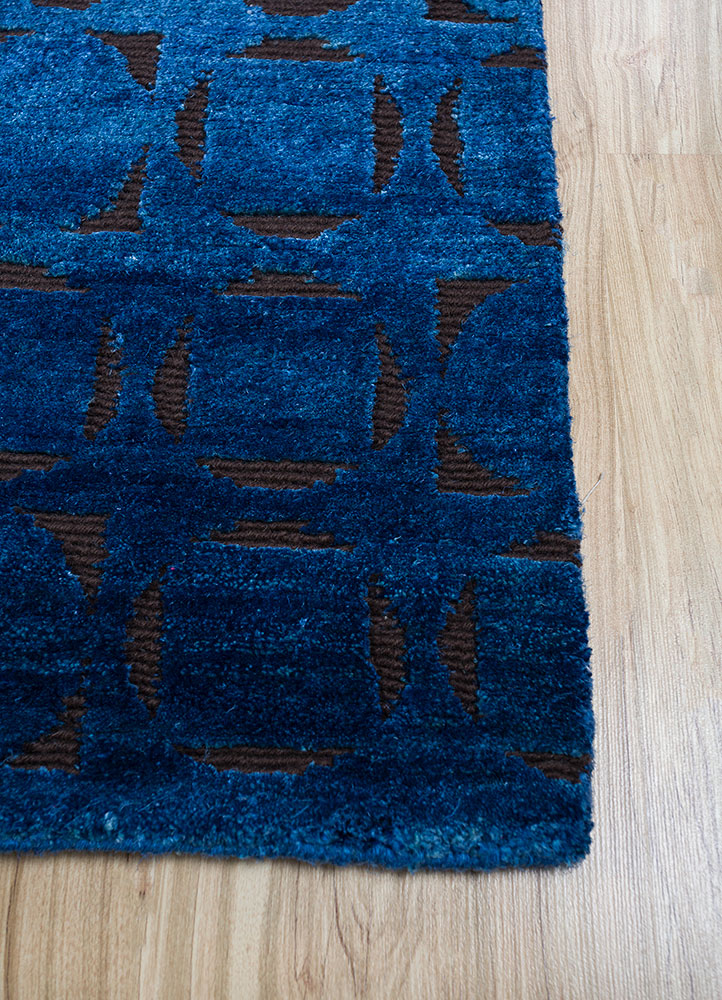 azalea blue wool and silk hand knotted Rug - Corner