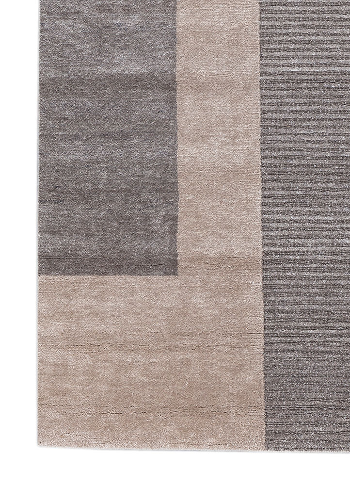 blythe ivory wool hand knotted Rug - Corner