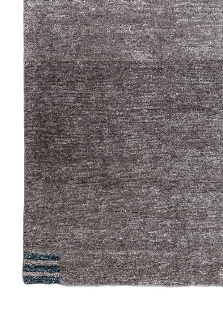 blythe grey and black wool hand knotted Rug - Corner