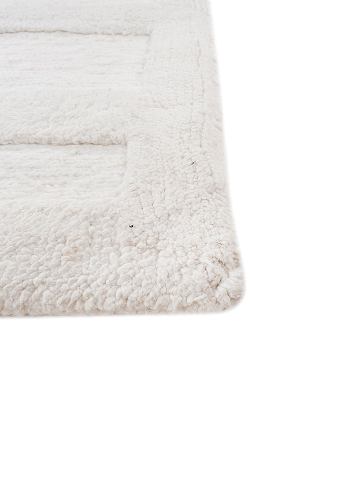 zuri ivory polyester hand knotted Rug - Corner