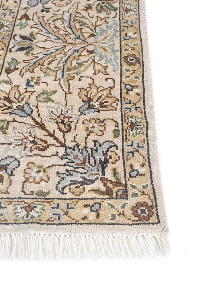 gulmarg ivory wool hand knotted Rug - Corner