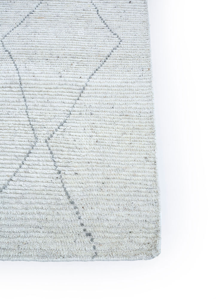 manifest ivory wool hand knotted Rug - Corner