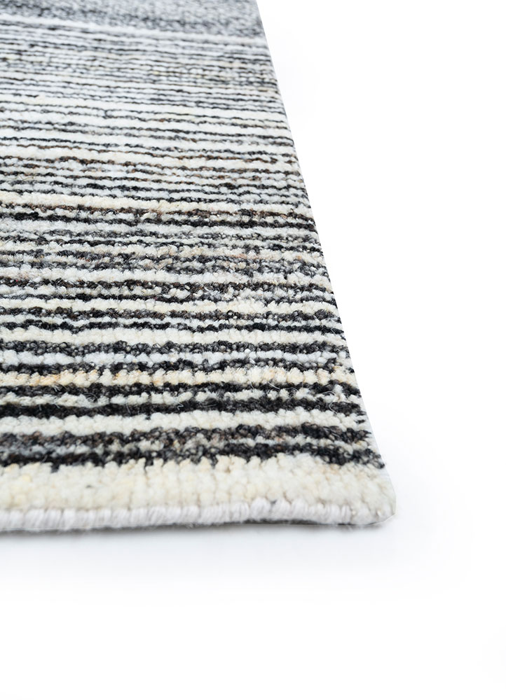 manifest ivory wool hand knotted Rug - Corner