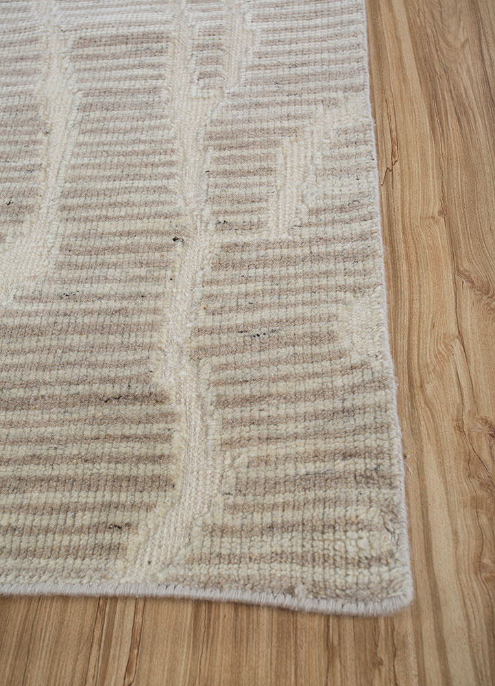 manifest ivory wool hand knotted Rug - Corner