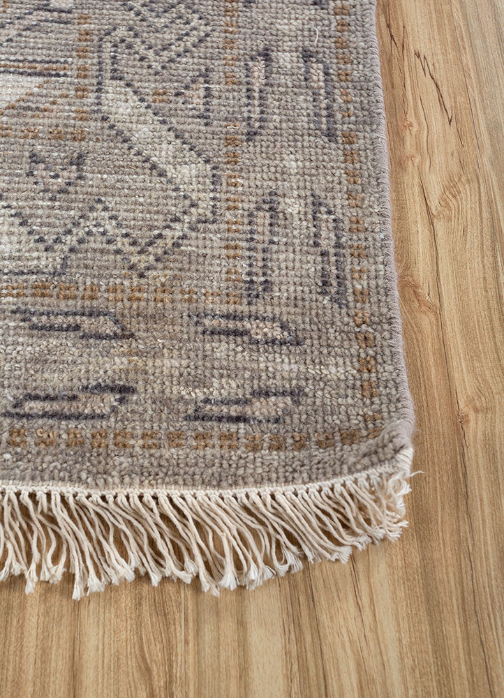 savana grey and black wool hand knotted Rug - Corner