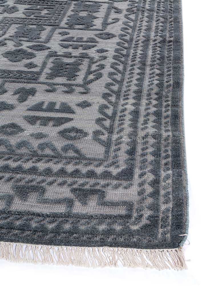 manifest grey and black wool hand knotted Rug - Corner