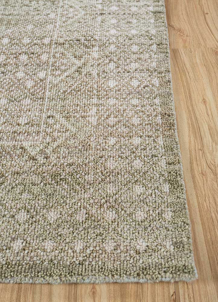 manifest green wool hand knotted Rug - Corner