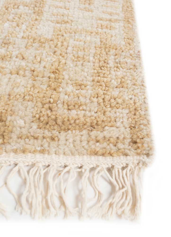 erbe ivory wool hand knotted Rug - Corner