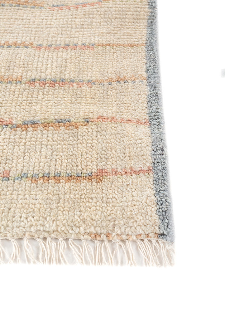 manifest ivory wool hand knotted Rug - Corner