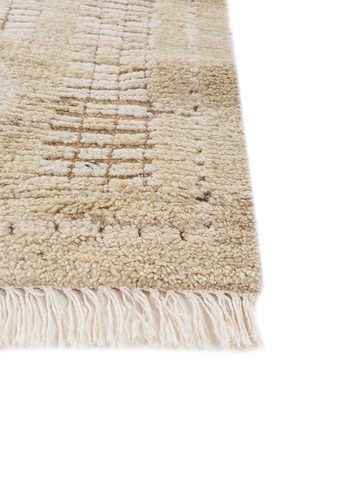 thyme gold wool hand knotted Rug - Corner